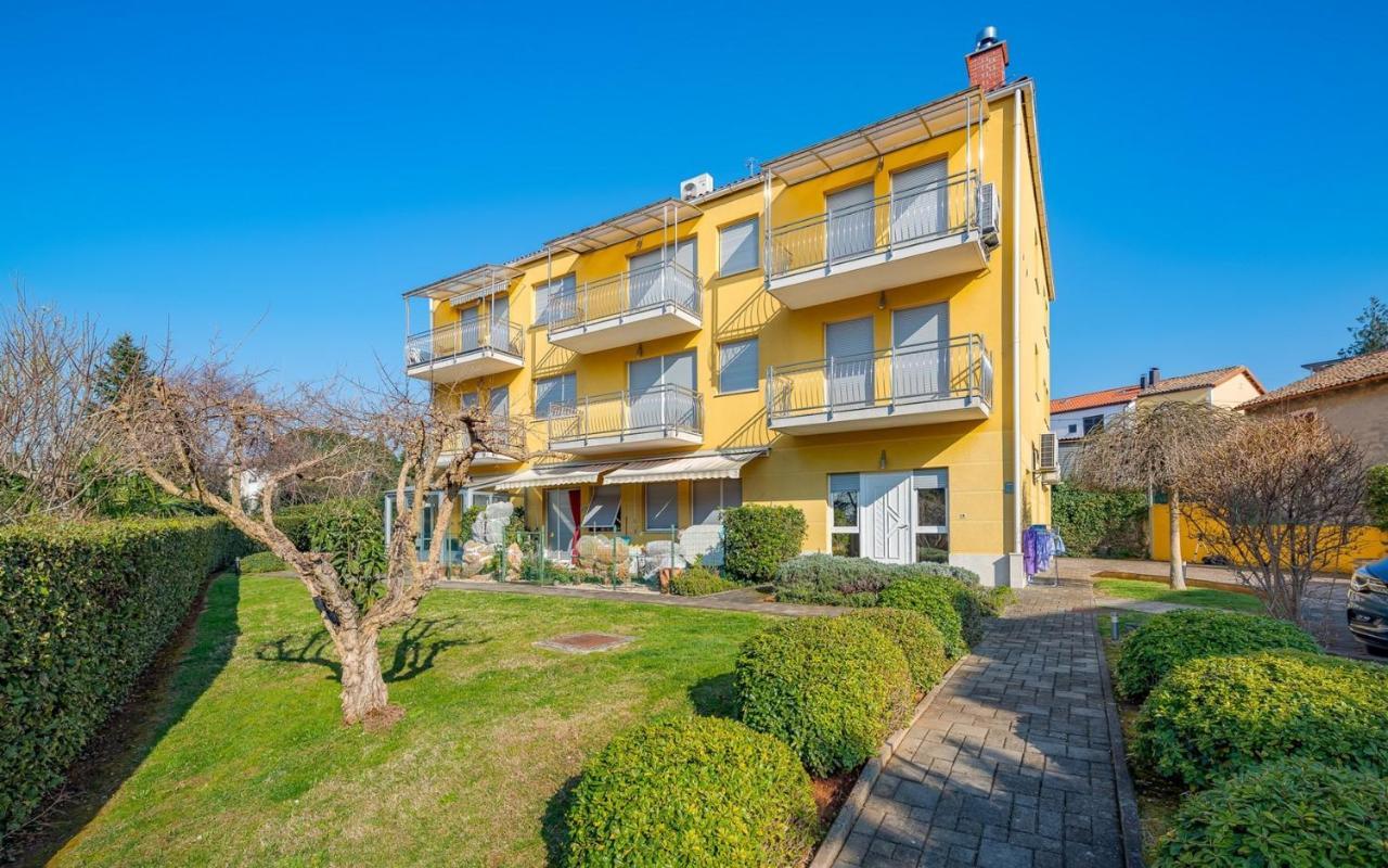 Valessia House With Apartment Umag Exterior foto